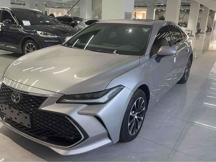 Фото 1 - Toyota Avalon