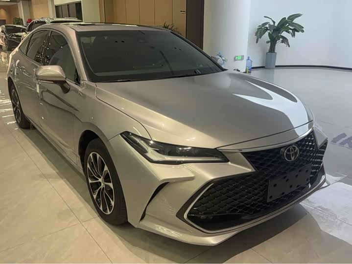 Фото 3 - Toyota Avalon