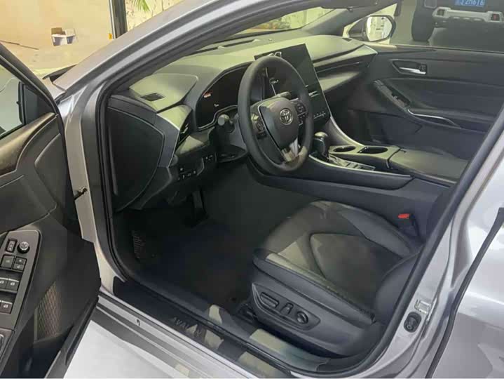 Фото 6 - Toyota Avalon