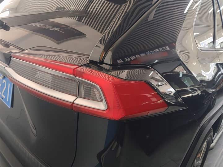 Фото 8 - Toyota Wildlander