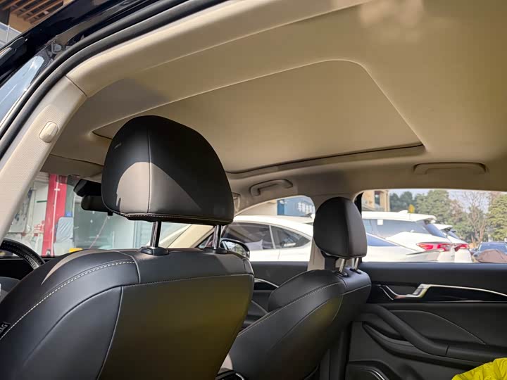 Фото 5 - Bestune B70