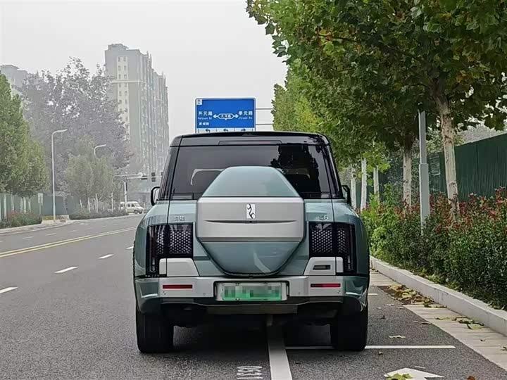 Фото 3 - BYD Yangwang U8