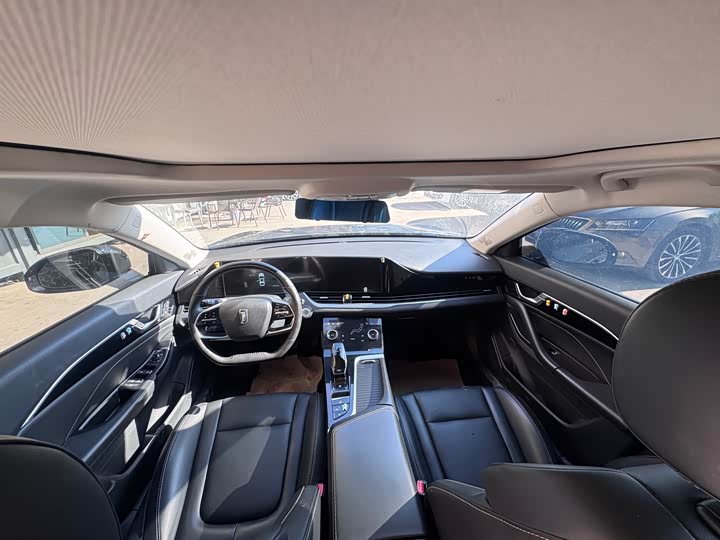 Фото 7 - Bestune B70