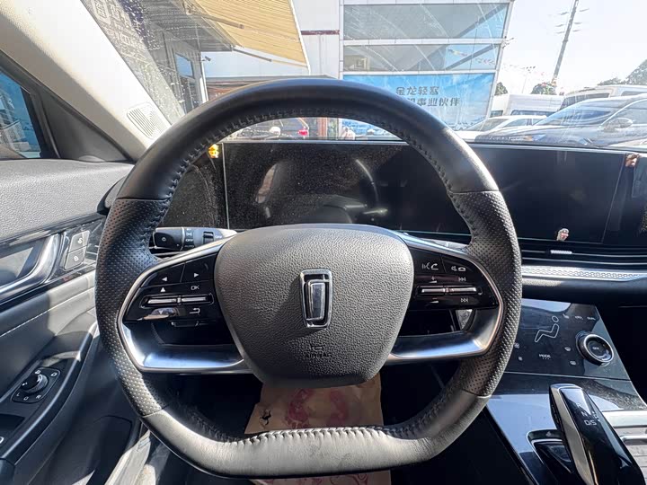 Фото 8 - Bestune B70