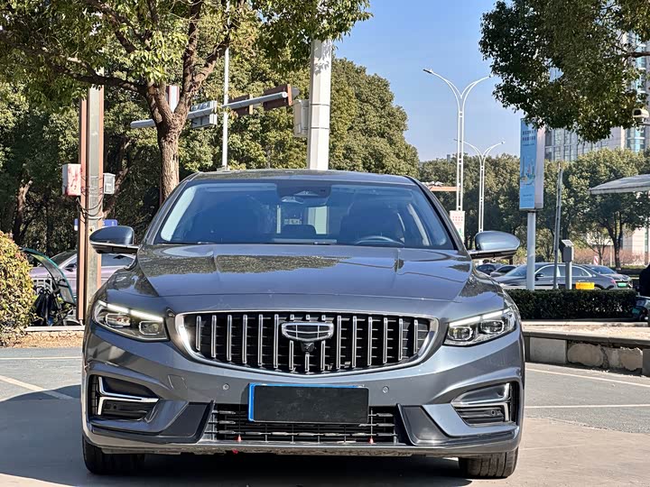 Фото 2 - Geely Preface