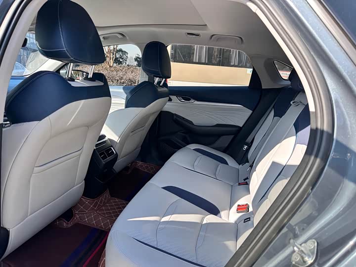 Фото 5 - Geely Preface