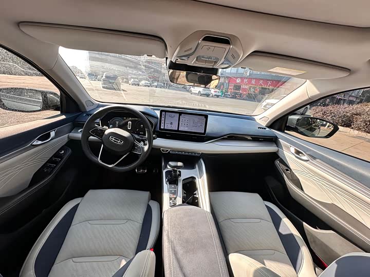 Фото 6 - Geely Preface