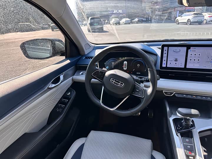 Фото 7 - Geely Preface