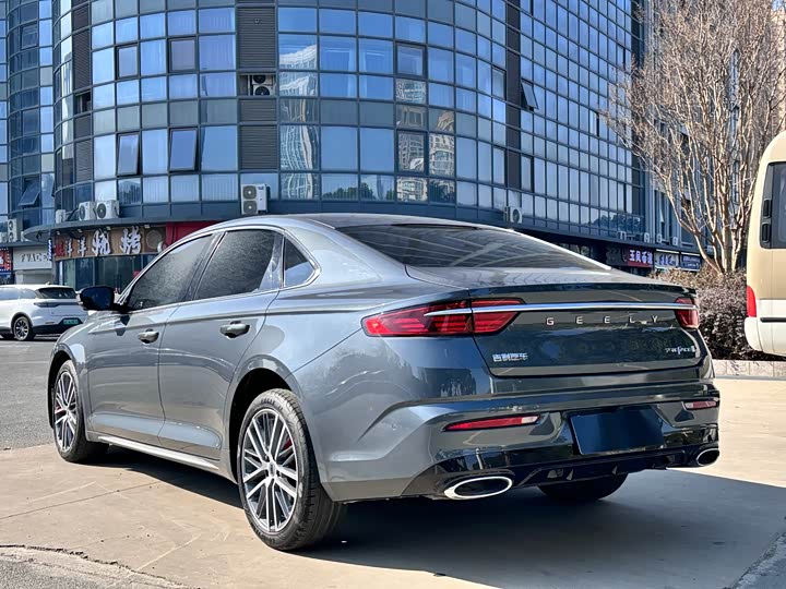 Фото 9 - Geely Preface