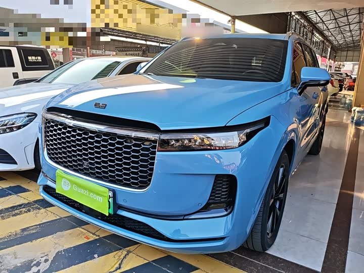 Фото 1 - LiXiang One