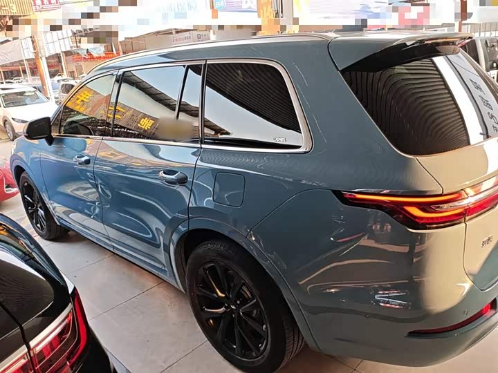 Фото 5 - LiXiang One