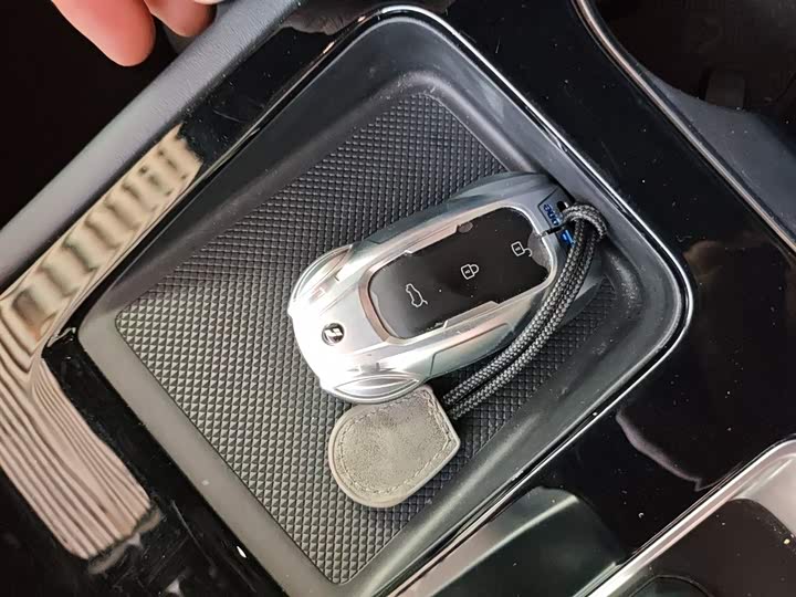 Фото 9 - LiXiang One