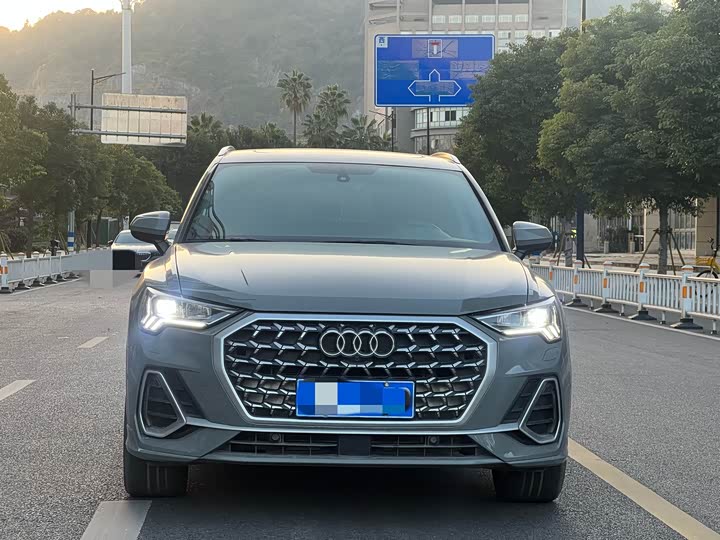 Фото 2 - Audi Q3