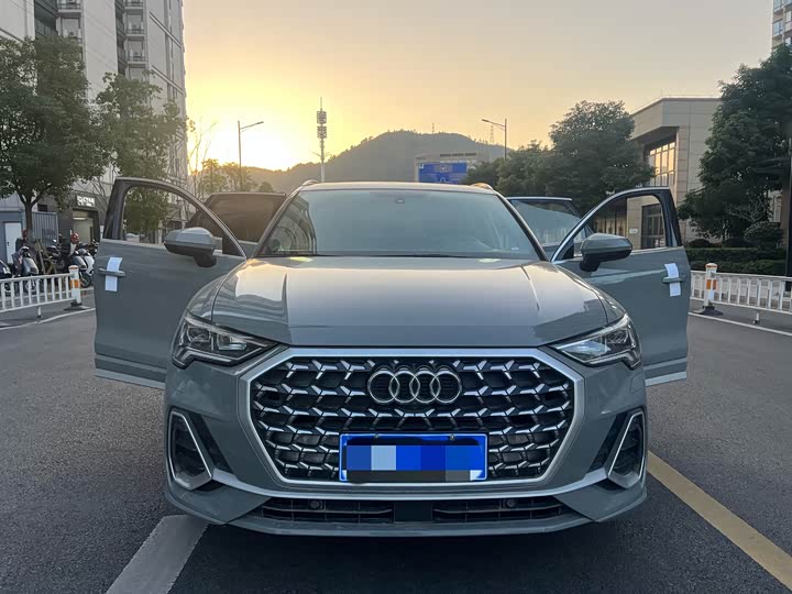 Фото 8 - Audi Q3