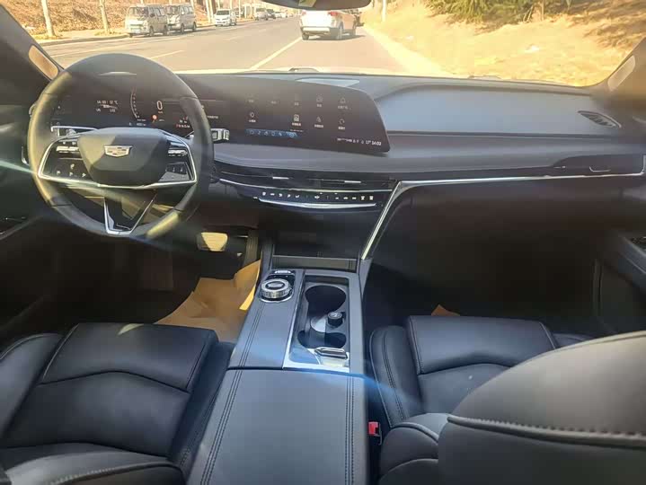 Фото 5 - Cadillac CT6