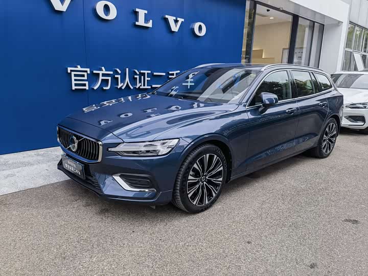 Фото 1 - Volvo V60