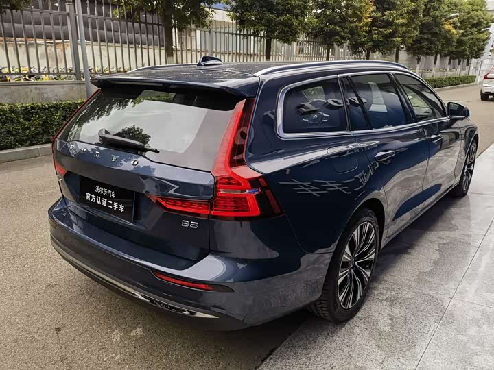 Фото 5 - Volvo V60
