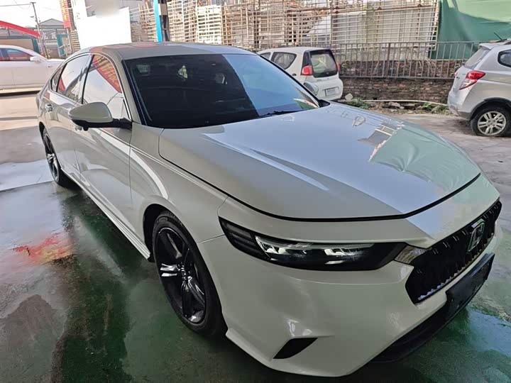 Фото 4 - Honda Inspire