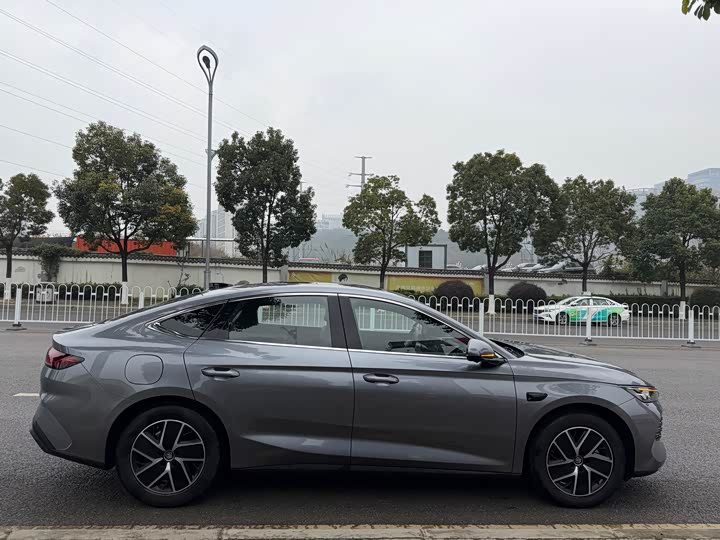 Фото 3 - BYD Qin L