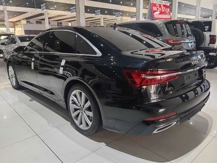 Фото 6 - Audi A6L