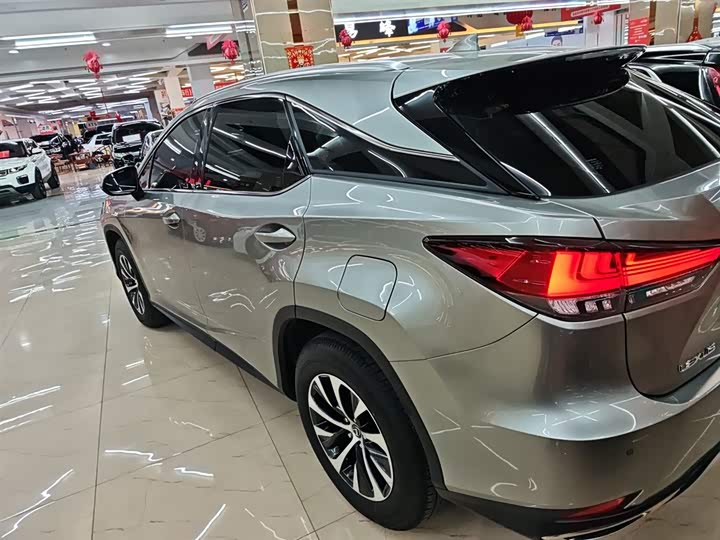 Фото 5 - Lexus RX