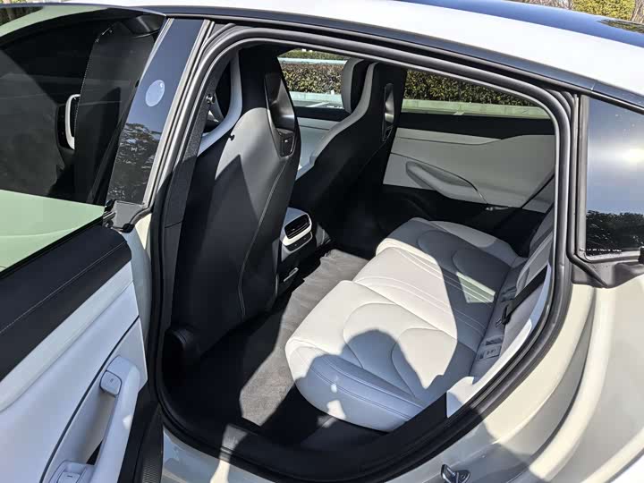 Фото 9 - Xiaomi SU7