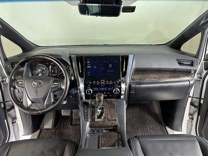 Фото 6 - Toyota Vellfire