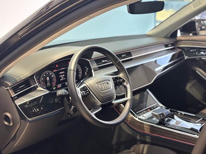 Фото 8 - Audi A8