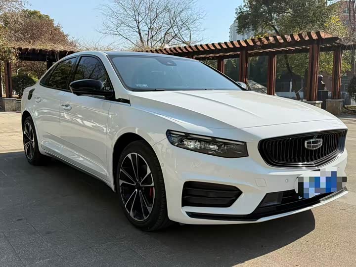 Фото 3 - Geely Preface