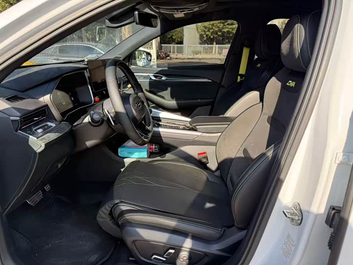 Фото 4 - Geely Preface