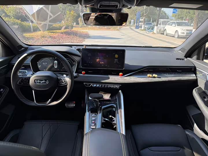 Фото 6 - Geely Preface