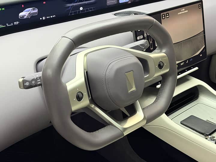 Фото 3 - Avatr 12