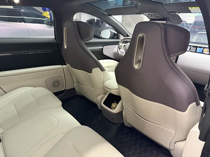 Фото 6 - Avatr 12