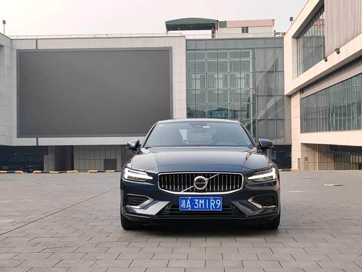 Фото 2 - Volvo S60