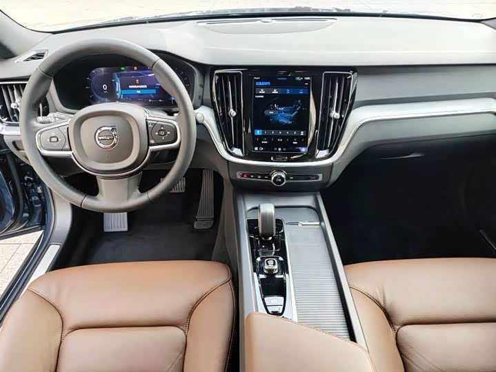 Фото 4 - Volvo S60