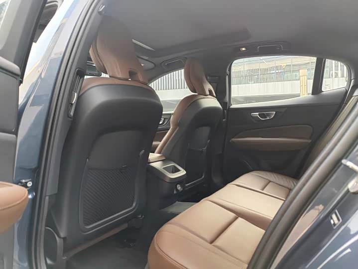 Фото 7 - Volvo S60