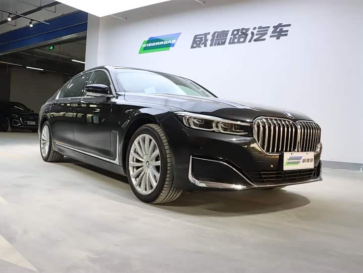 Фото 4 - BMW 7 Series