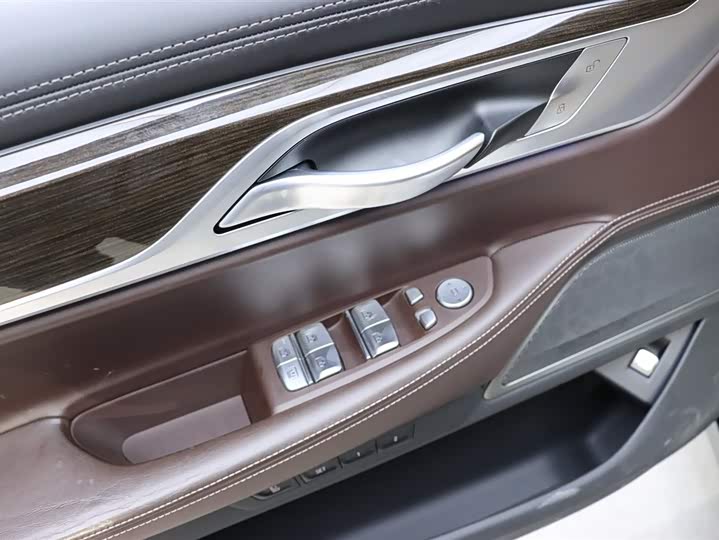 Фото 6 - BMW 7 Series