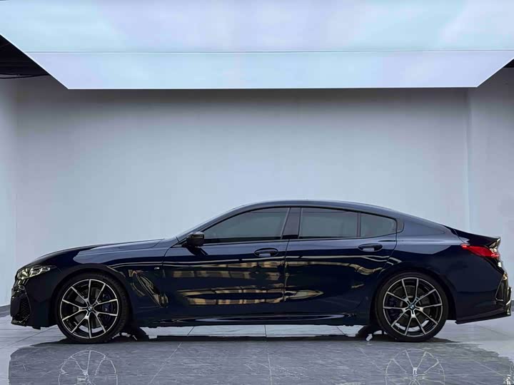 Фото 5 - BMW 8 Series