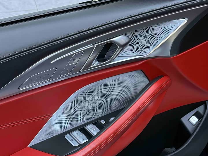 Фото 9 - BMW 8 Series