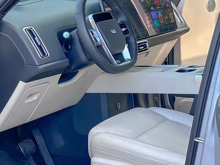 Фото 4 - LiXiang L8