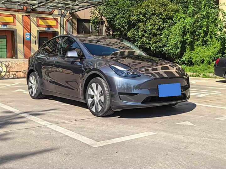 Фото 3 - Tesla Model Y