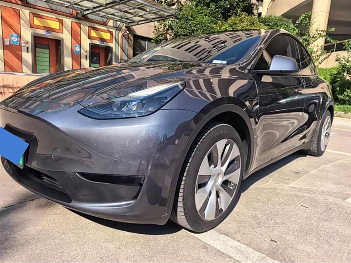 Фото 4 - Tesla Model Y