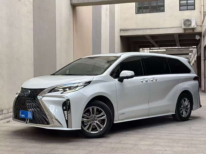 Фото 1 - Toyota Sienna