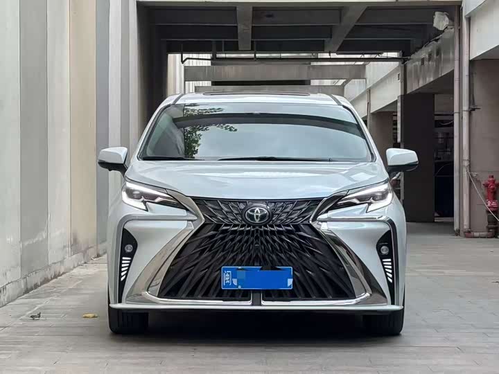 Фото 2 - Toyota Sienna