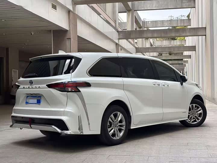 Фото 6 - Toyota Sienna