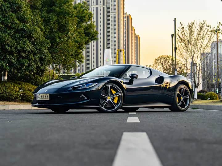 Фото 1 - Ferrari 296