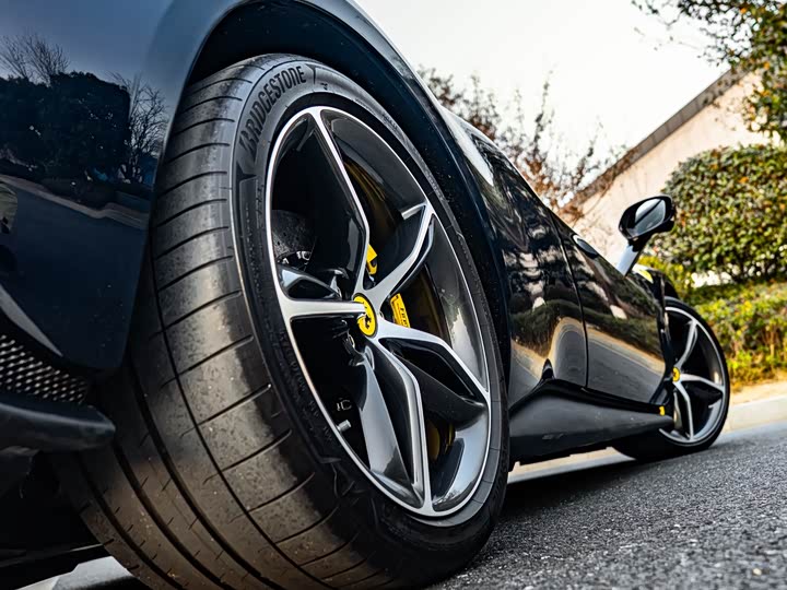 Фото 4 - Ferrari 296