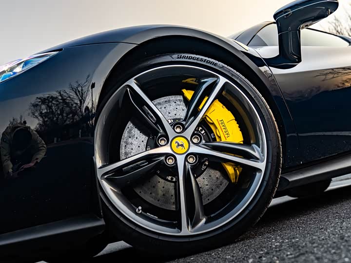 Фото 5 - Ferrari 296