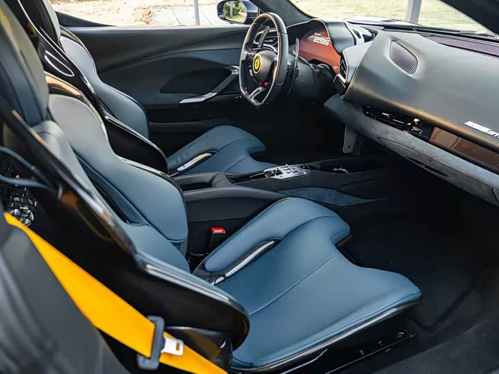 Фото 9 - Ferrari 296